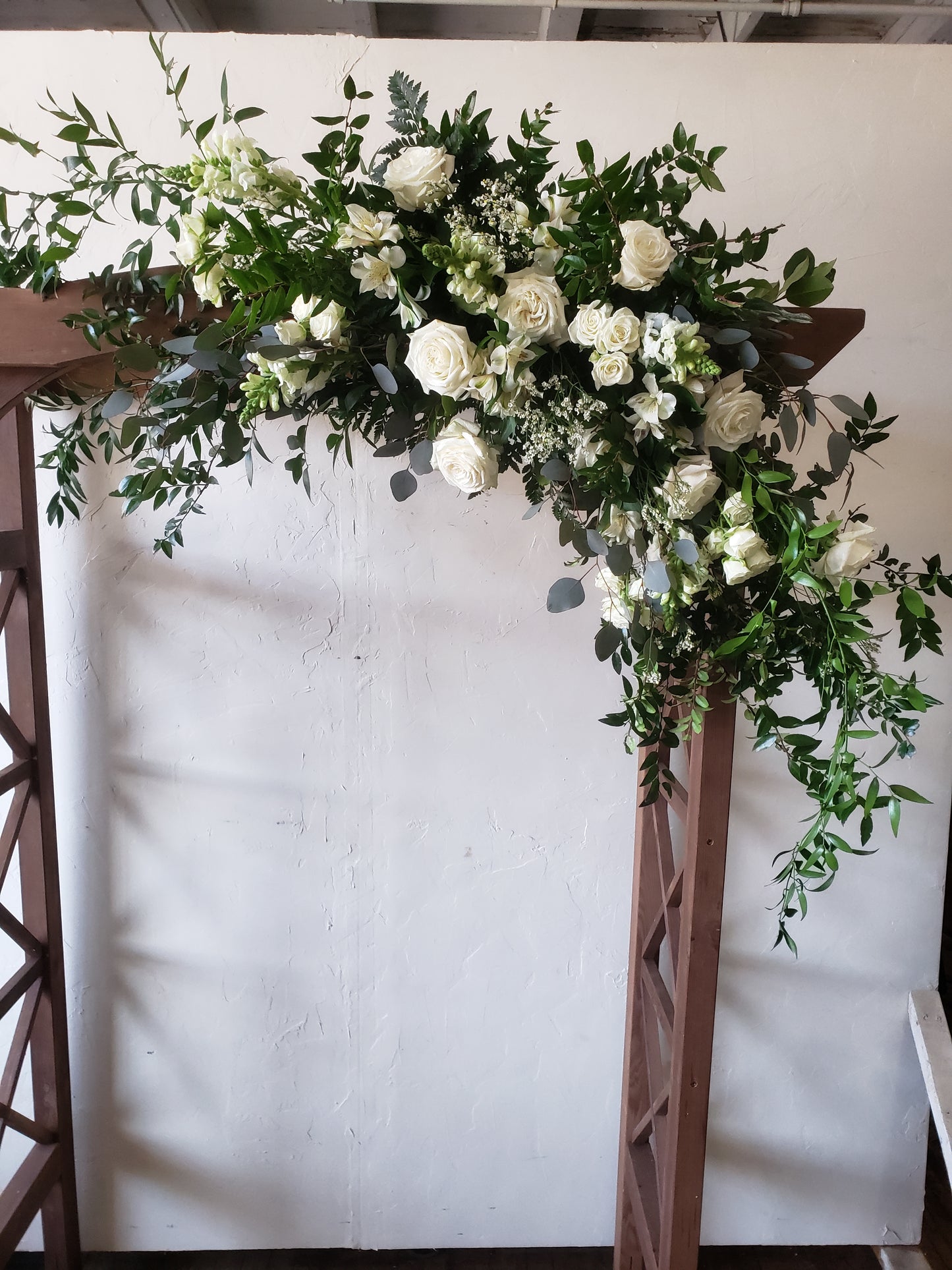 Arbor Decor-Cream & White